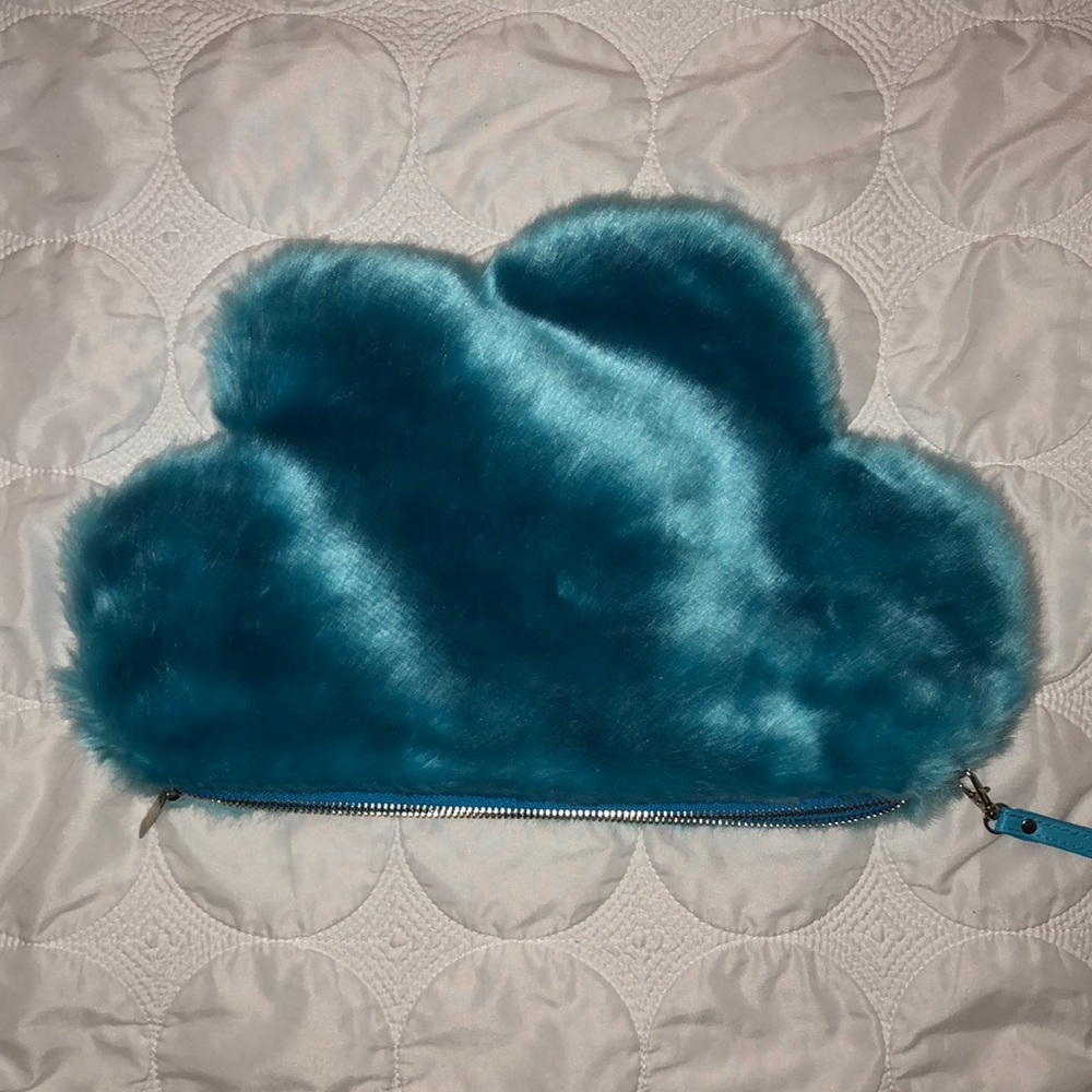 Cloud Clutch